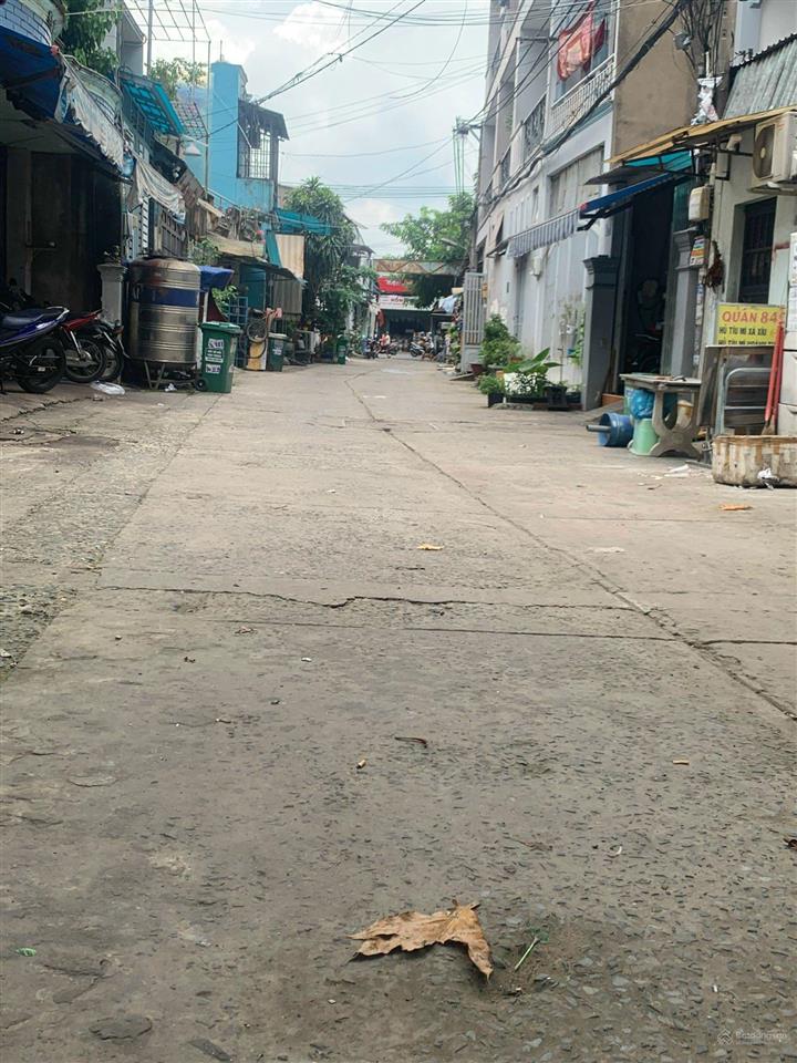 Bán nhà 1 sẹc hương lộ 2 ngay trường học bình trị đông. diện tích ngang 4x19m. hẻm 8m khu nhà lầu