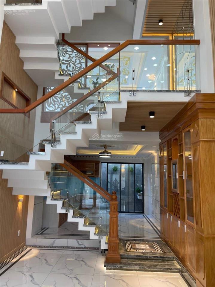 Bán nhà 1 sẹc đường mã lò dt 4x17m, đúc 4 tấm nhà mới, hẻm thông 8m. giá 5,5 tỷ tl