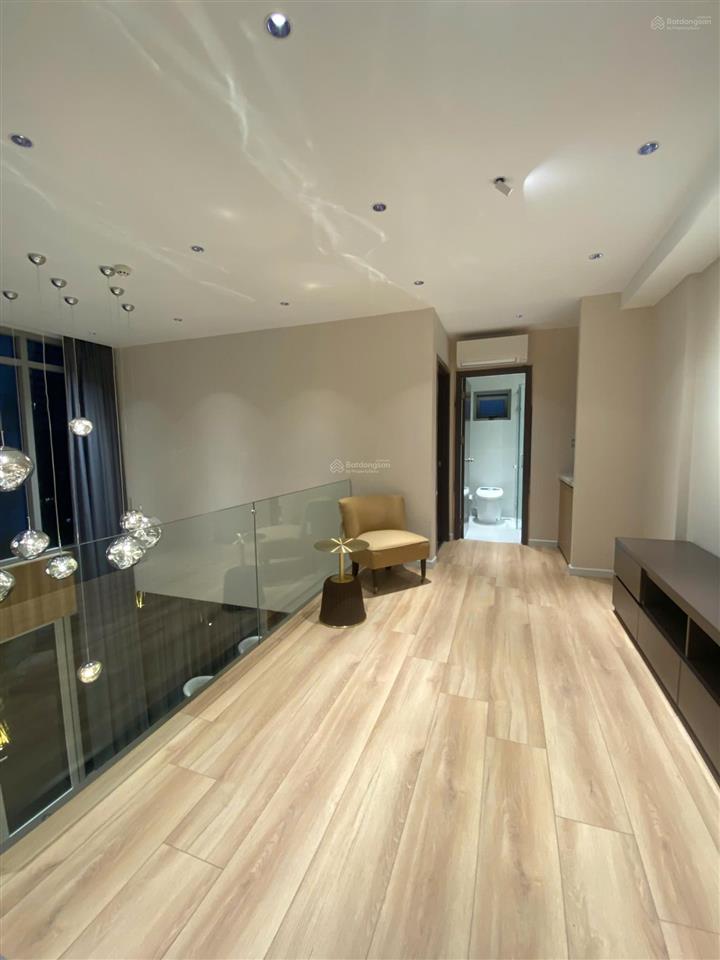 Penthouse sân vườn view sông mũi đèn đỏ xịn xò 138.27m2 + 37m2 sân vườn 3pn giá chỉ nhỉnh 8 tỷ