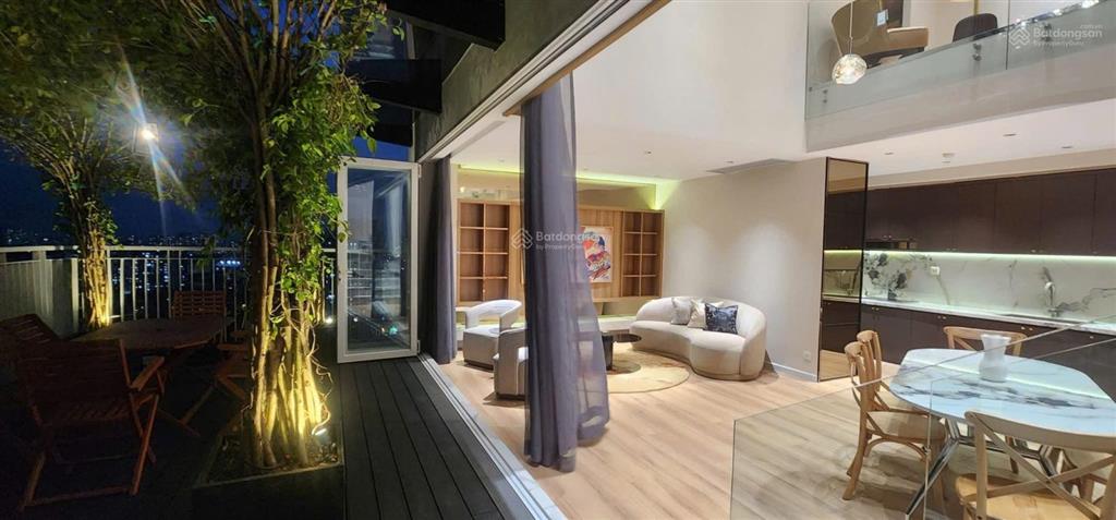 Penthouse sân vườn view sông mũi đèn đỏ xịn xò 138.27m2 + 37m2 sân vườn 3pn giá chỉ nhỉnh 8 tỷ