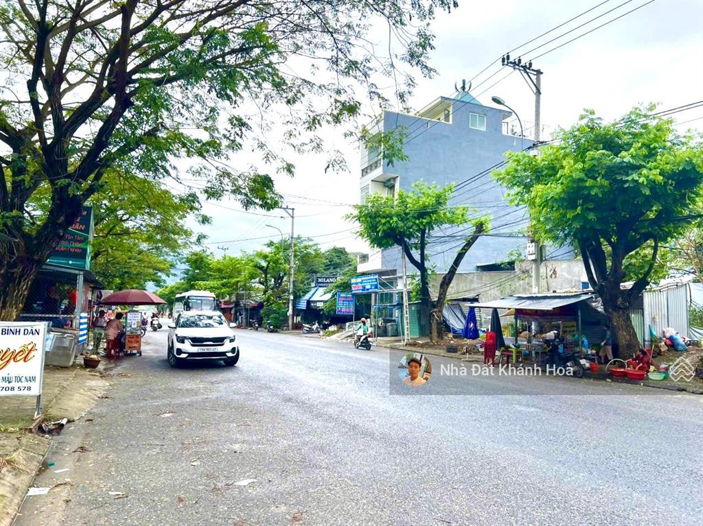 Bán gấp đất tái định cư đất lành, đường phong châu, 70m2 giá 3.5 tỷ lô sạch