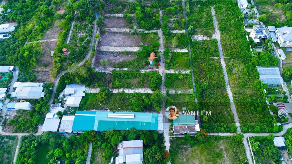 Bán đất phước hạ  phước đồng  gần đường thái khang  hướng tây nam  đường bê tông 6m trước sau