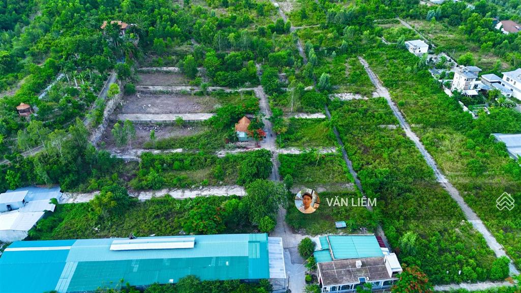 Bán đất phước hạ  phước đồng  gần đường thái khang  hướng tây nam  đường bê tông 6m trước sau