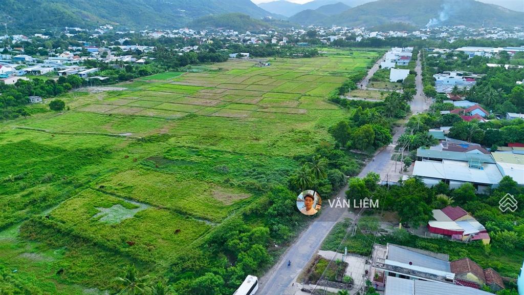 Bán đất phước hạ  phước đồng  gần đường thái khang  hướng tây nam  đường bê tông 6m trước sau