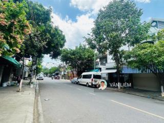 Bán nhà đường bửu đoá khu phước long giá rất tốt
diện tích 108.2m2 (ngang 6.1m )
nhà 3 tầng, gồm 3