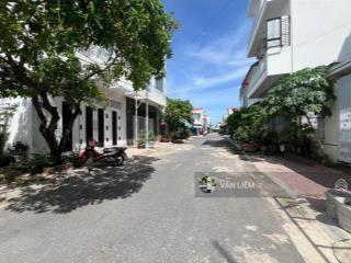 Bán lô đất hòn rớ mặt tiền đường nhựa 10m
dt 85,4m2 ngang 5,5m
hướng chính nam
đường nhựa rộng 10m