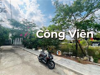 Bán đất đất lành, 2.5 tỷ, 64 m2, pháp lý đầy đủ, hướng tây nam  đối diện công viên