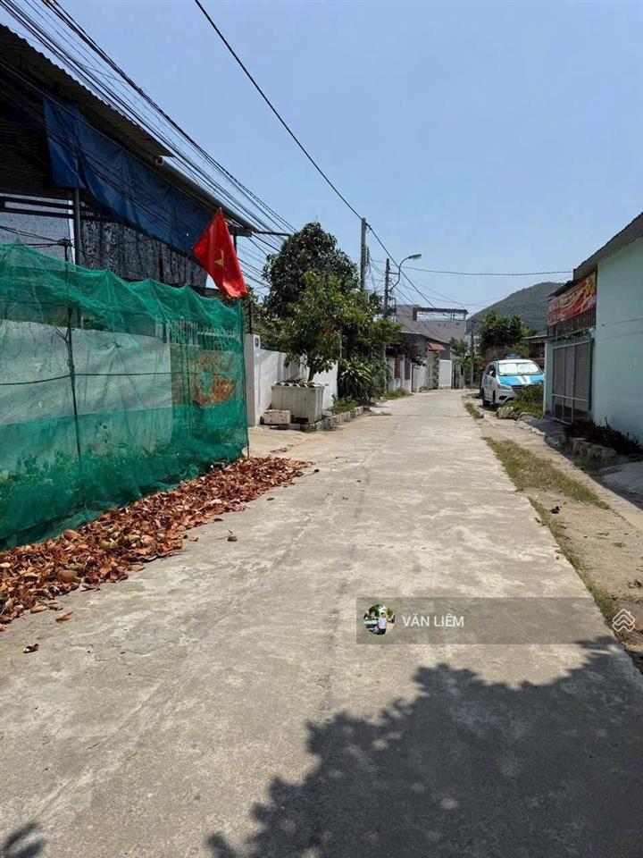 Bán lô đất 160m2 full thổ cư mặt tiền la văn cầu  phước đồng  nha trang
 diện tích 160m2 ngang 8