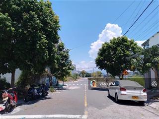 Bán đất tái định cư hòn rớ 2, hướng tây nam  dt 100m2 đường rộng 13.5m