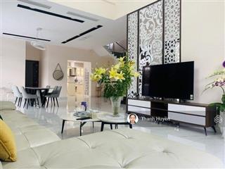 Cho thuê biệt thự riviera cove căn góc hồ bơi diện tích 480m2 2 lầu 4 phòng lớn