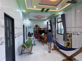 Bán nhà đầy đủ nội thất 8x27m gần chợ định trung, bình đại giá 1.6tỷ tl nhà mới xây kv yên tĩnh