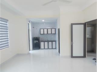 Căn hộ mini 40m2 ngõ 3 phương canh, full đồ, ban công thoáng, để ôtô miễn phí, ở được luôn