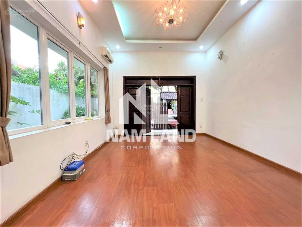Cho thuê biệt thự nguyễn văn hưởng ngay trường bis thảo điền 400m2 gara 3 lầu 5 phòng để ở, công ty