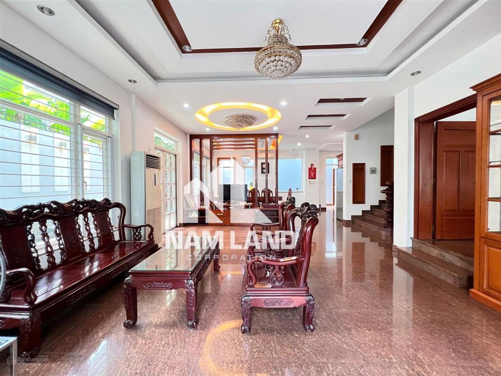 Cho thuê nhà ngang 10m có hầm 3 lầu 6 phòng ngay trung tâm đô thị mới an phú an khánh chỉ 44 triệu