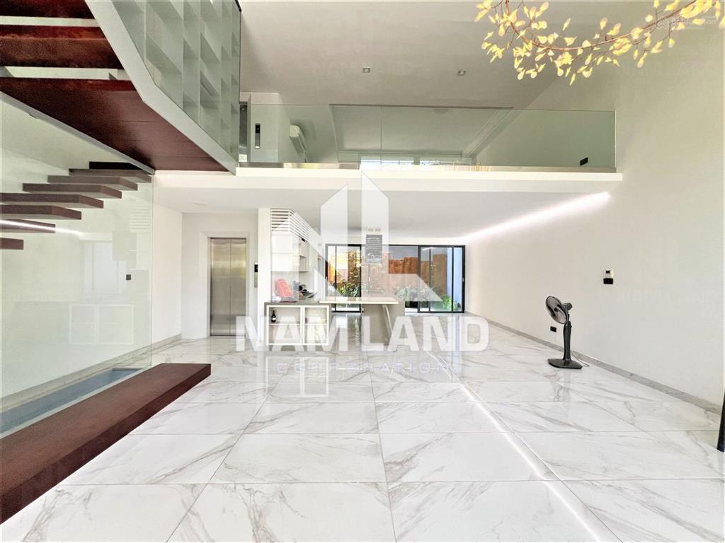 Cho thuê nguyên căn nhà 500m2 thiết kế chuẩn văn phòng kết hợp ở, phong cách cây xanh thiên nhiên