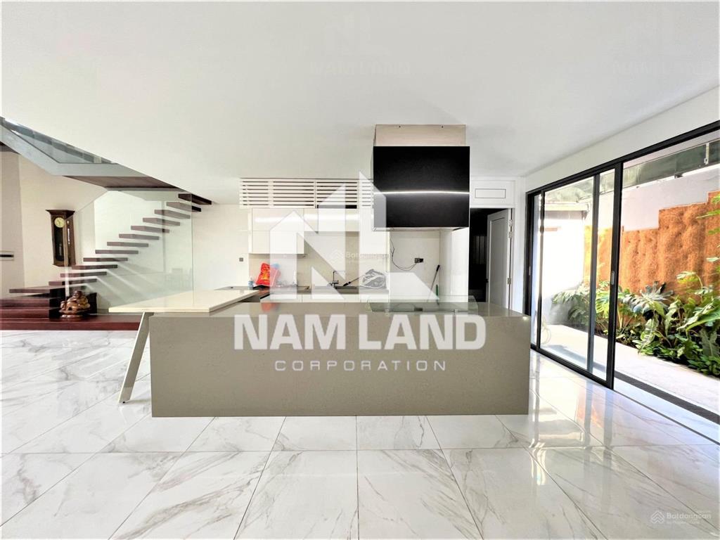 Cho thuê nguyên căn nhà 500m2 thiết kế chuẩn văn phòng kết hợp ở, phong cách cây xanh thiên nhiên