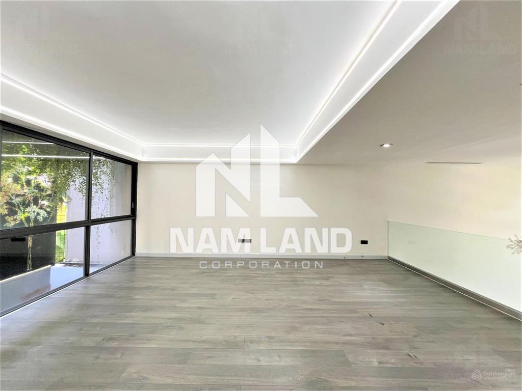 Cho thuê nguyên căn nhà 500m2 thiết kế chuẩn văn phòng kết hợp ở, phong cách cây xanh thiên nhiên