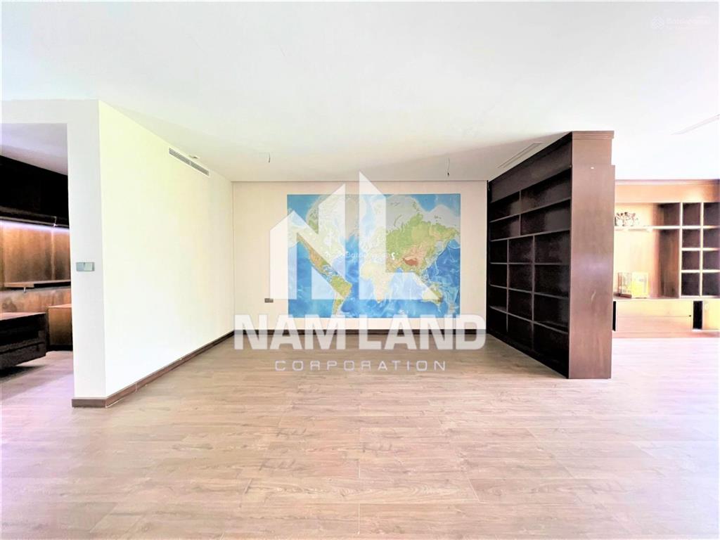 Cho thuê nguyên căn nhà 500m2 thiết kế chuẩn văn phòng kết hợp ở, phong cách cây xanh thiên nhiên