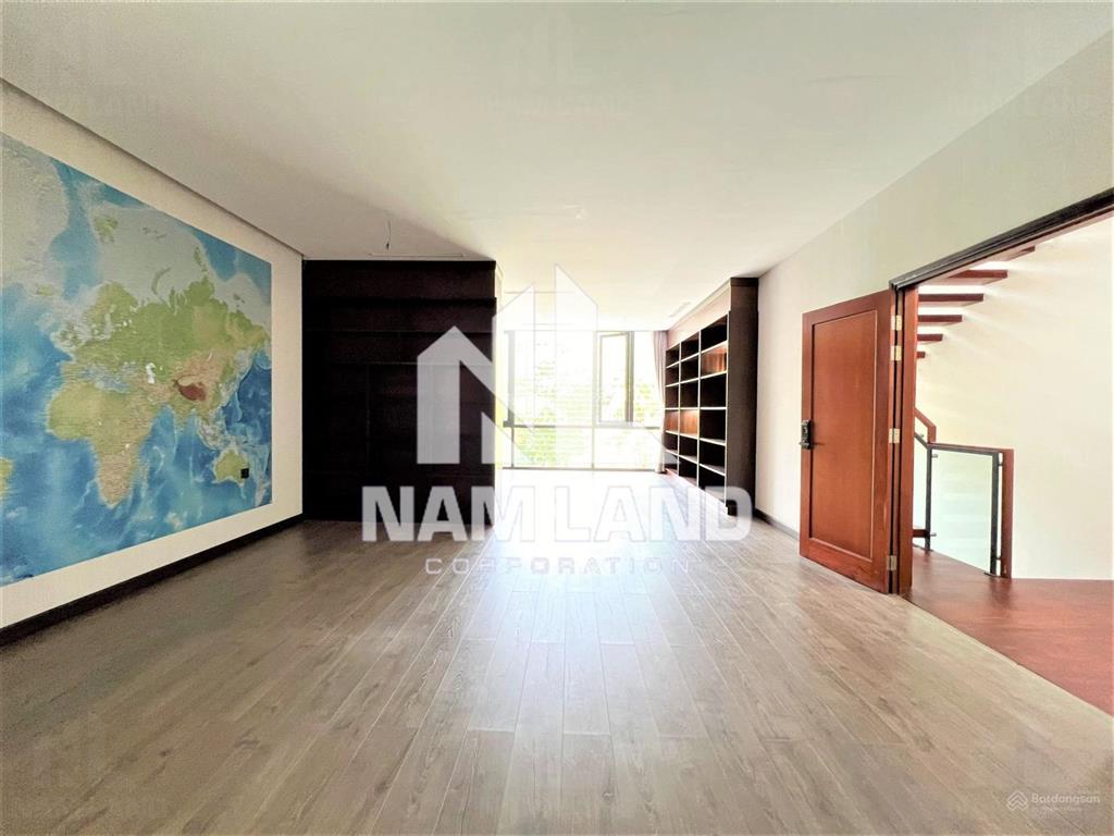 Cho thuê nguyên căn nhà 500m2 thiết kế chuẩn văn phòng kết hợp ở, phong cách cây xanh thiên nhiên