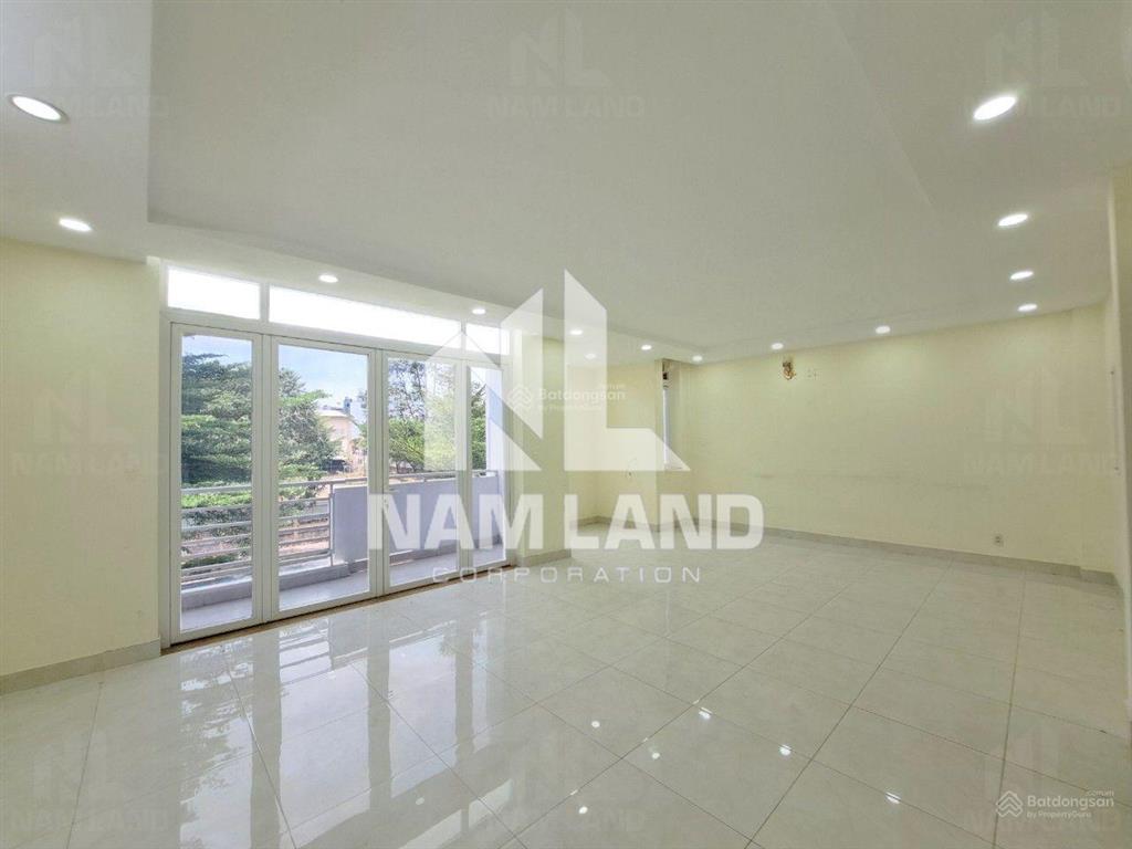 Cho thuê nhà đường tạ hiện ngay dự án hà đô hầm 3 lầu 4 phòng lớn làm văn phòng, ở gia đình