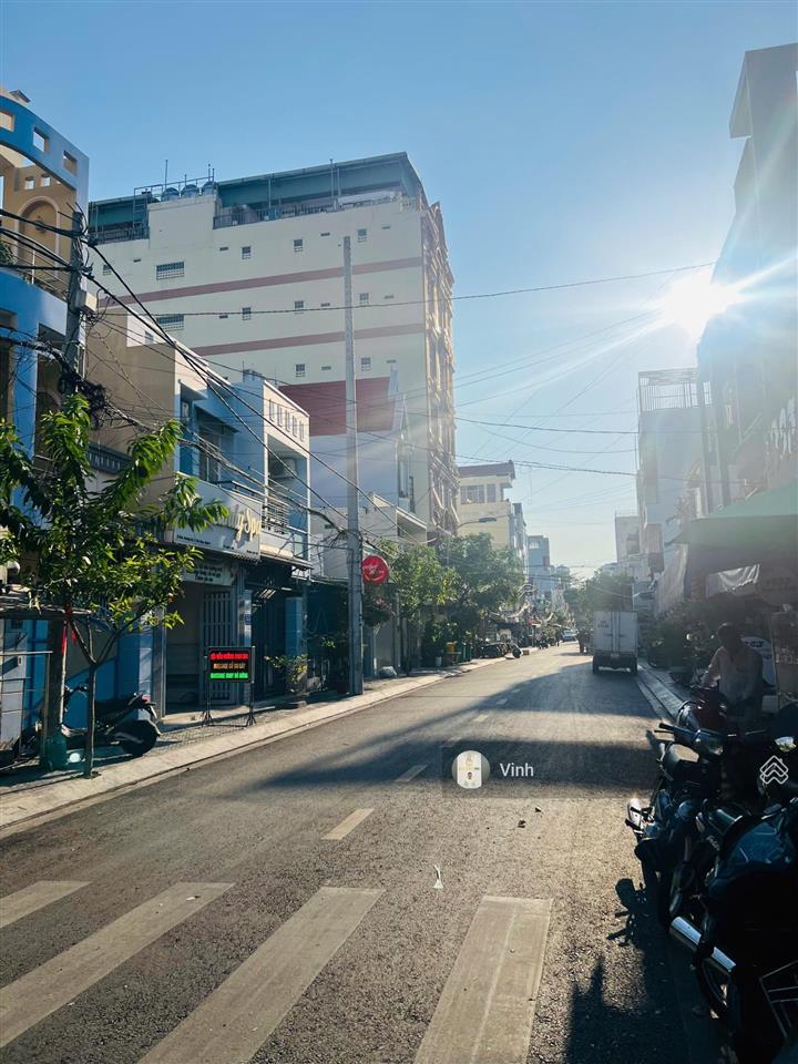 Nhà đẹp 6 tầng mt đường số lâm văn bền, full nội thất thang máy cao cấp, nở hậu tài lộc