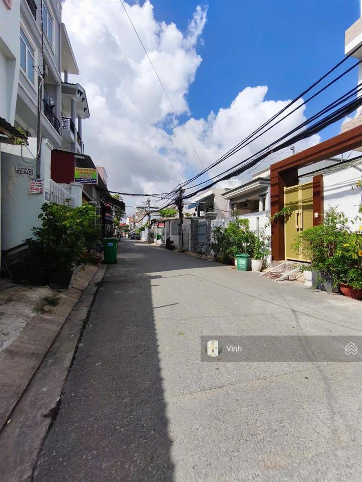 Đất hxh nhựa 6m phú thuận, kế bên phú mỹ hưng, dt 6x34, giá tốt chỉ 87tr/m2, xd được hầm + 5 tầng