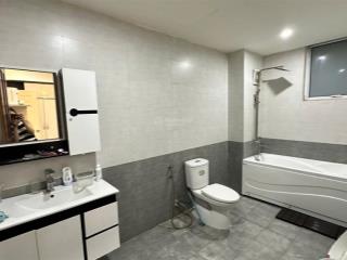 Bán căn hộ chung cư sài đồng, 4,7 tỷ, 93,5m2, 2pn, 2wc, chính chủ giá cực chất