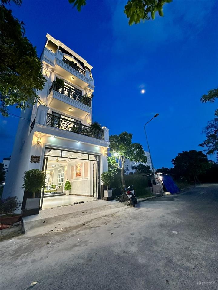 Nhà tân cổ điển đường huỳnh tấn phát, nhà bè. giáp quận 7