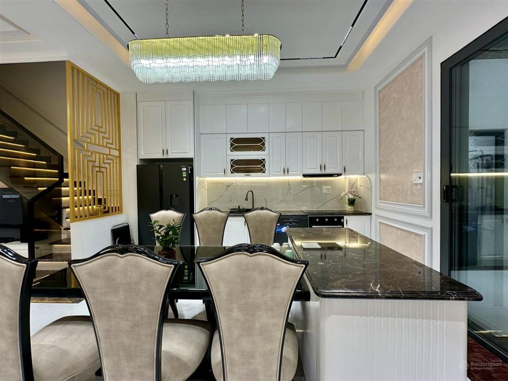 Nhà tân cổ điển đường huỳnh tấn phát, nhà bè. giáp quận 7