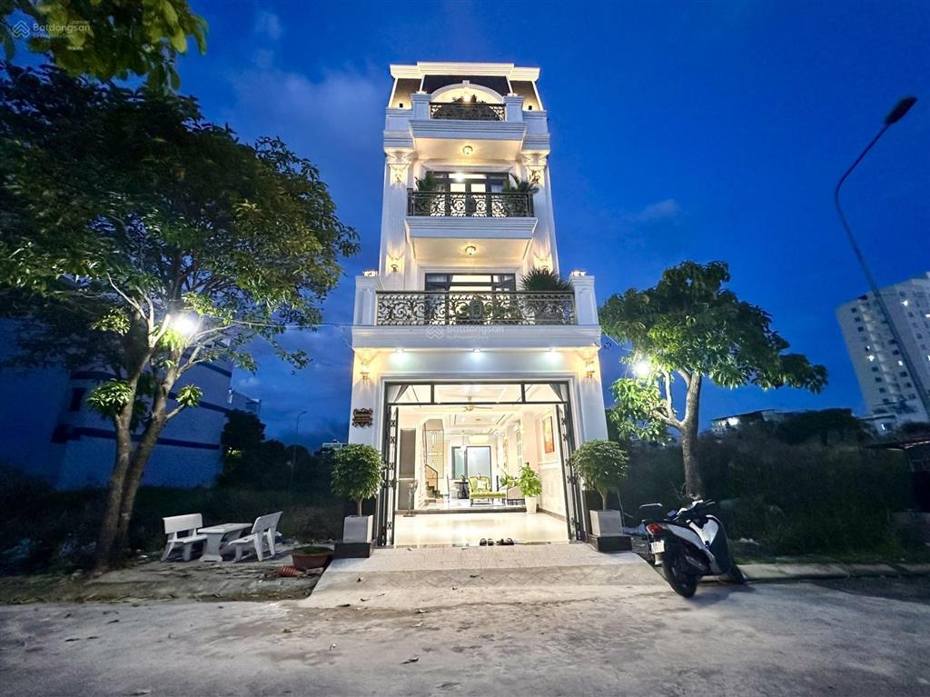 Nhà tân cổ điển đường huỳnh tấn phát, nhà bè. giáp quận 7