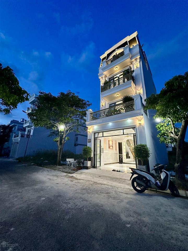 Nhà tân cổ điển đường huỳnh tấn phát, nhà bè. giáp quận 7