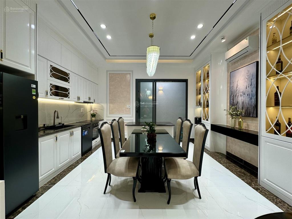 Nhà tân cổ điển đường huỳnh tấn phát, nhà bè. giáp quận 7
