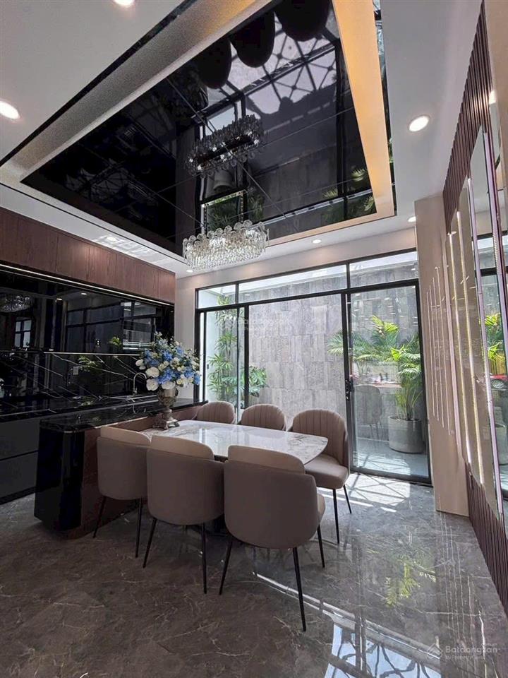 Tuyệt phẩm nhà phố hiện đại có thang máy xịn sò. phú mỹ quận 7