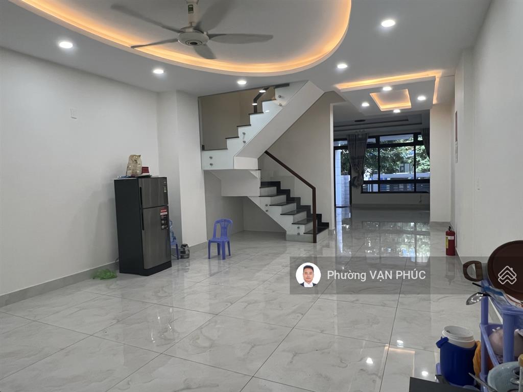 Bán nhà hoàn thiện cao cấp vạn phúc đã có sổ hồng, 5x23m, có thang máy, chỉ 23 tỷ