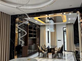 Chính chủ bán biệt thự 3.5 tầng, 240m2 full nội thất trung tâm thành phố thanh hóa.  0359 548 ***