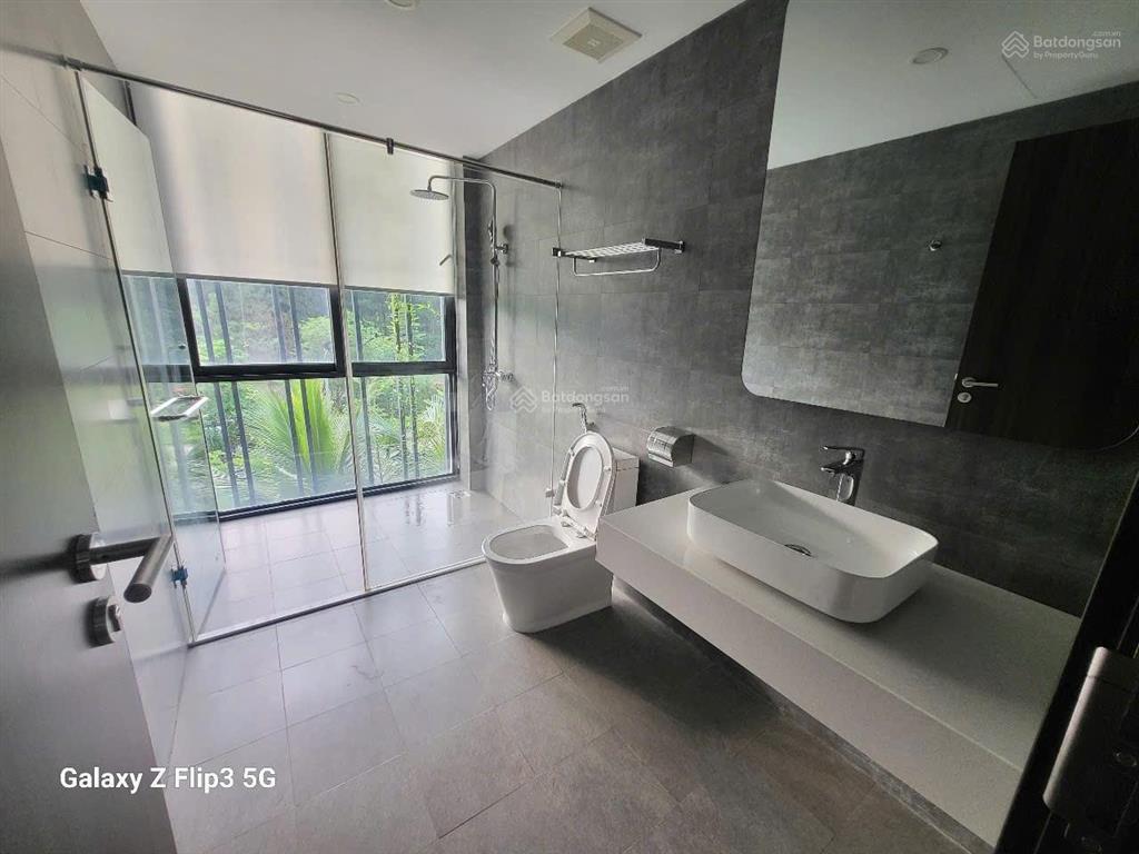 Cho thuê nguyên căn nhà phố flamingo 4 tầng (3 ngủ + bếp khách) full nội thất có thang máy