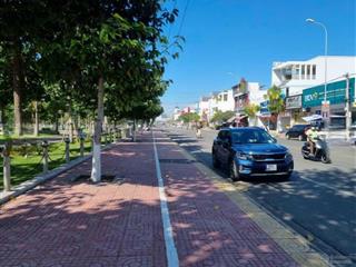 Cần bán 1400m2 mặt bằng 2 mặt tiền đường lớn võ văn kiệt đối diện công viên gần ngay siêu thị lotte
