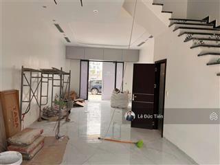 Sốc miễn phí 2 năm tiền thuê vin vũ yên
