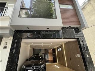 Nhà mới! phân lô vip phố nguyên hồng, thang máy, gara 2 ô tô, full nội thất xịn, 68m2*7tầng
