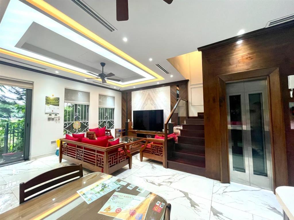 Cực vip! phân lô quân đội chùa láng. ô tô tránh, chạy vòng quanh, vỉa hè 2m. kinh doanh65m2. 5 tầng