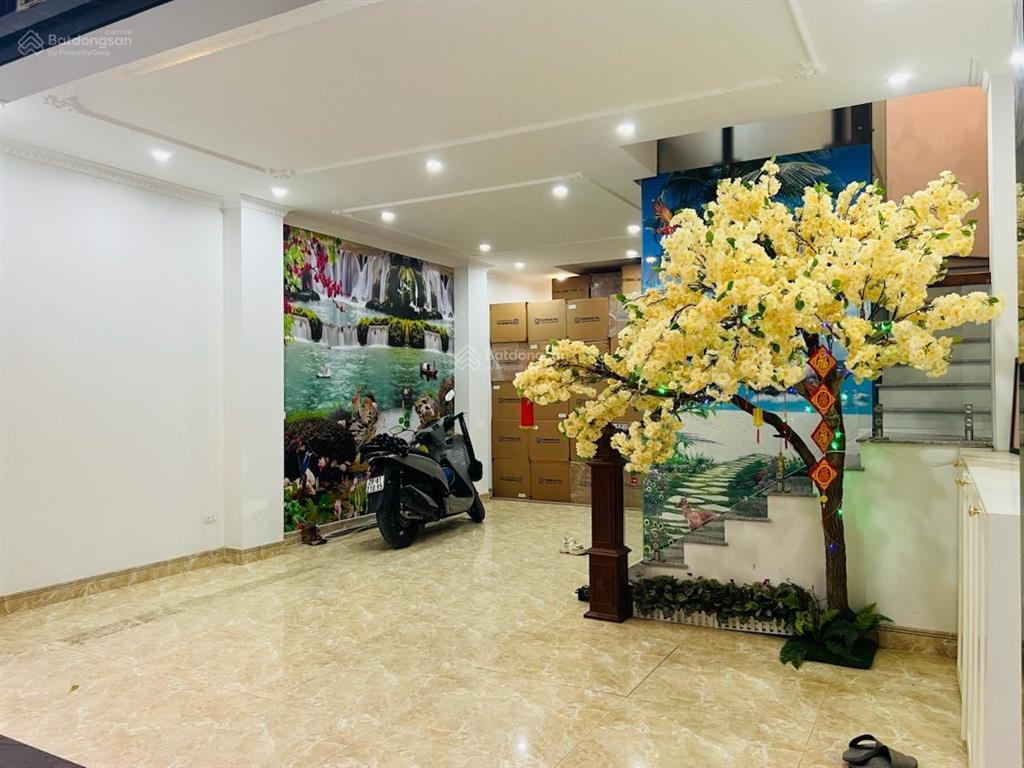 Rẻ giật mình! phân lô hoàng cầu, ngõ thông 2 ô tô tránh, kinh doanh, vỉa hè 2m kd. 50m2. 5 tầng