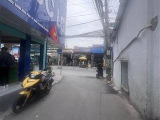 Bán nhà cấp 4, 2 mặt tiền , tiện xây mới, hẻm xe tải có vỉa hè . trung tâm phường bình trưng tây