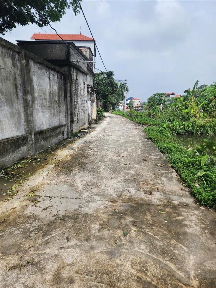 Duy nhất lô 200m2 tân ước, mặt tiền 12m, đường 3m, nhìn ra cienco5. sổ đẹp, giá chỉ 28.5 tr/m2