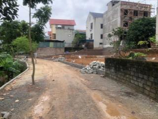 Chính chủ bán 300m2 gần trung tâm tt chúc sơn, mặt tiền rộng có thể chia 3 lô