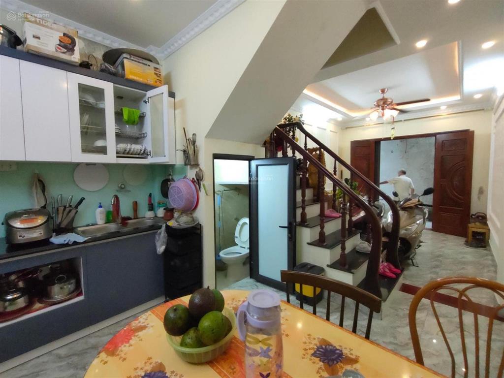 Hiếm, mặt ngõ thông xuân đỉnh  43m2  ô tô qua nhà  kinh doanh đỉnh  2 tầng dân xây