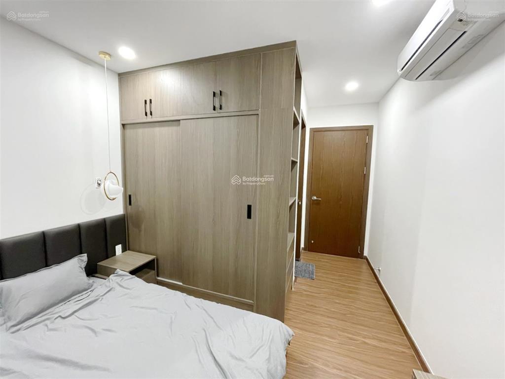 Bán ch phú đông premier 2pn 2wc 70m2 full nội thất,tầng trung view ngoài,sổ sẵn.giá  3,45 tỷ