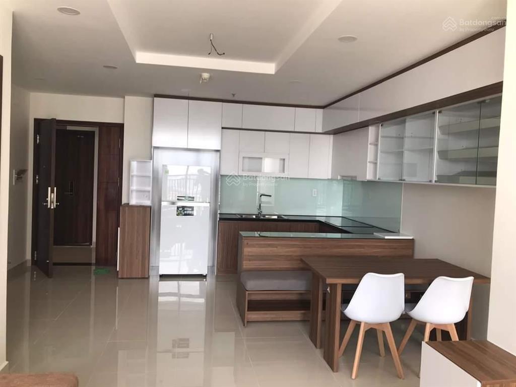 Bán ch phú đông premier 2pn 2wc 70m2 full nội thất,tầng trung view ngoài,sổ sẵn.giá  3,45 tỷ