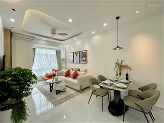Bán gấp căn hộ sky garden phú mỹ hưng full nội thất mới decor, 68.7m2 2pn 2wc.  0935 382 *** luân