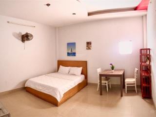 Phòng cho thuê đẹp, giá rẻ, bếp riêng, wc riêng, lối đi riêng, tại 870 lạc long quân