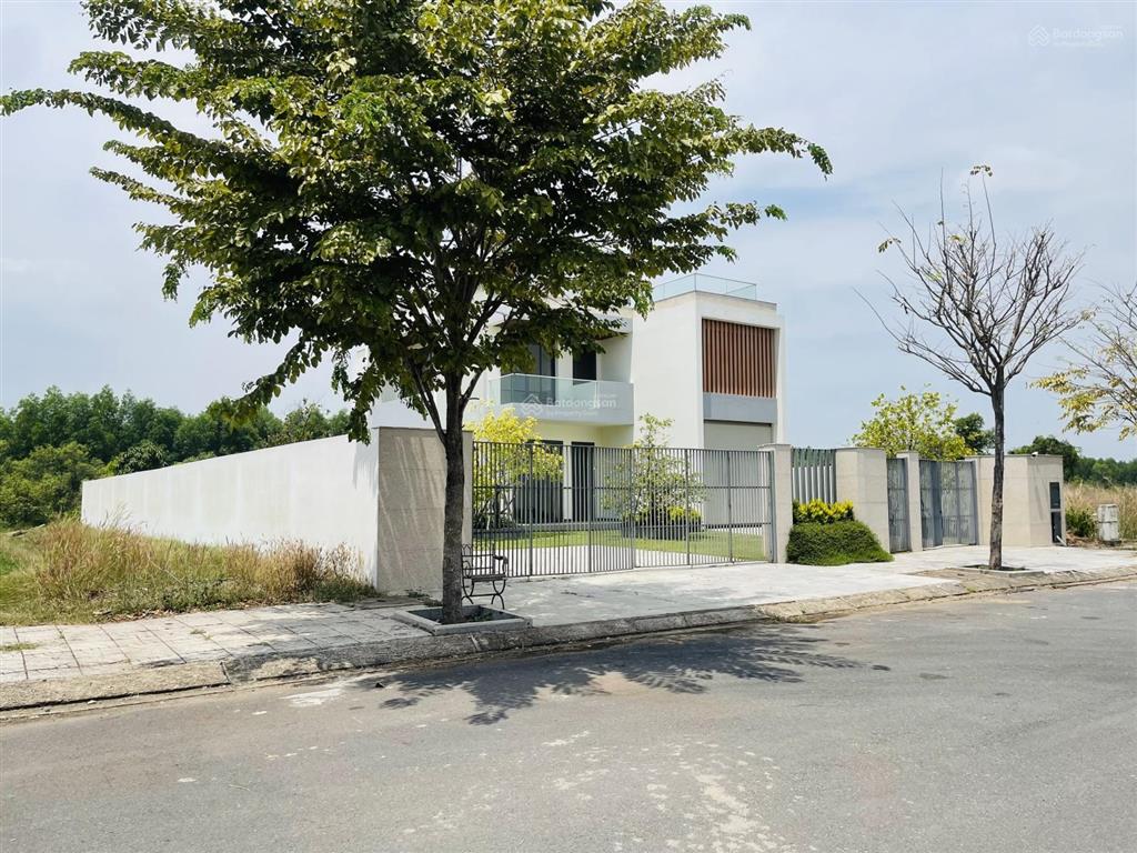 Cần tiền tôi bán nhanh nền bt góc view sông đảo phượng hoàng 300m2 giá 21tr/m2 biên hòa new city